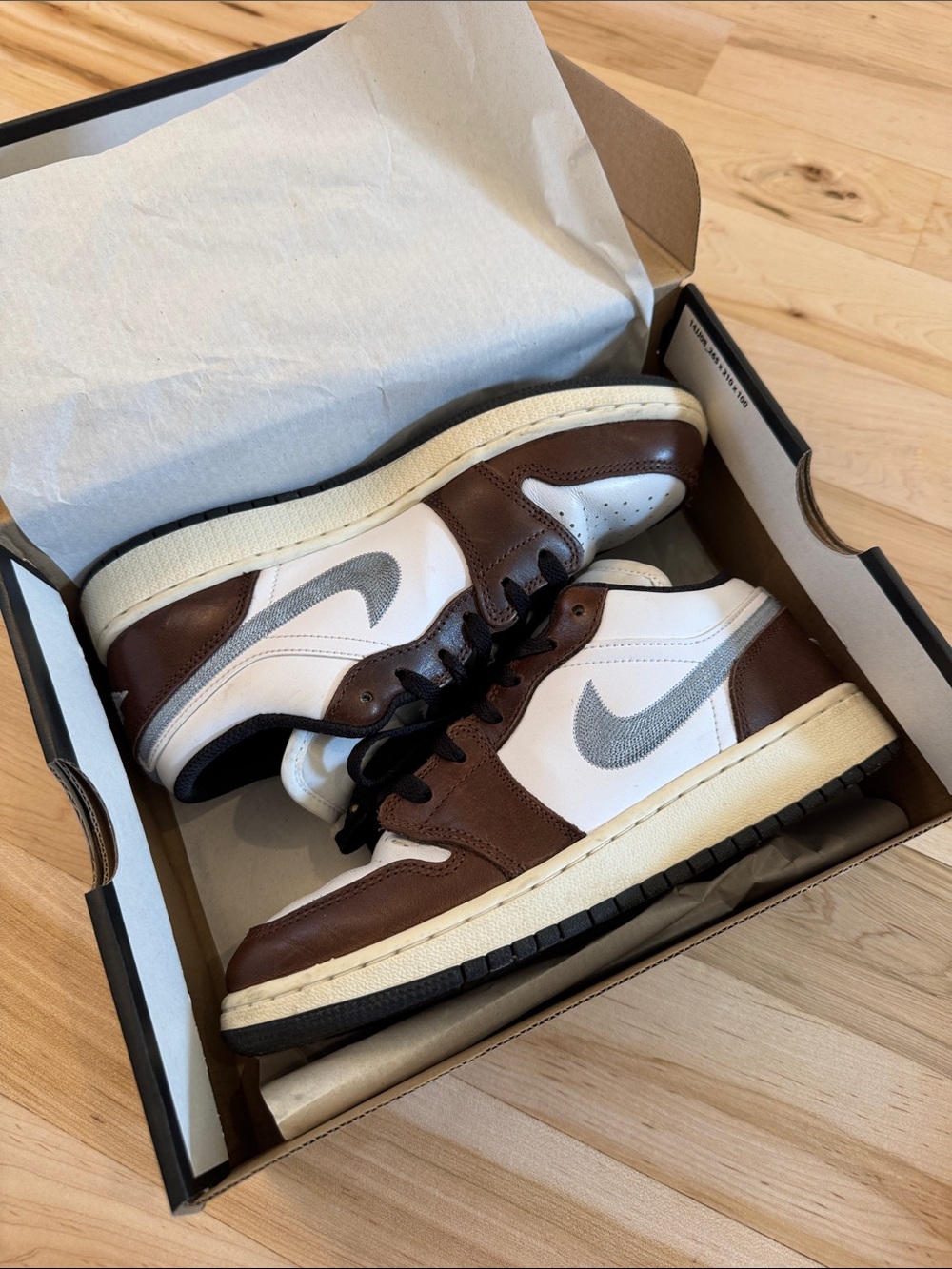 Air Jordan 1 Low SE (GS) Big Kids' Shoes White-Black-Sail FQ8156-142-5 Womenβs 7
